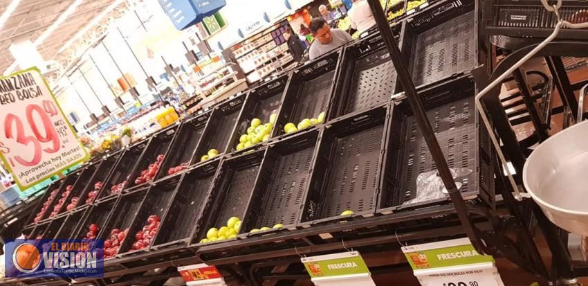 Desabasto de gasolina ocasiona falta de frutas y verduras en supermercados 