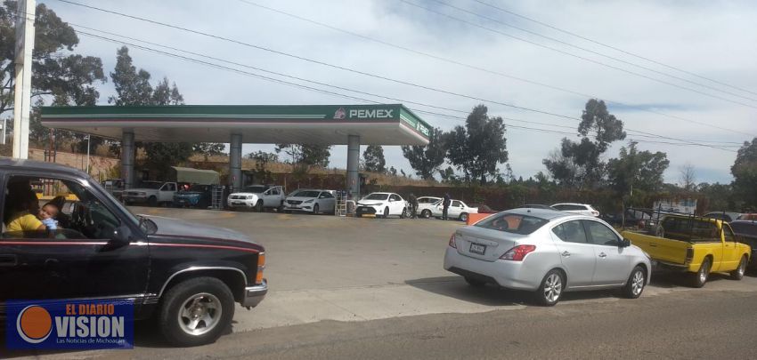 Sin resolverse el desabasto de gasolina en 10 entidades del país