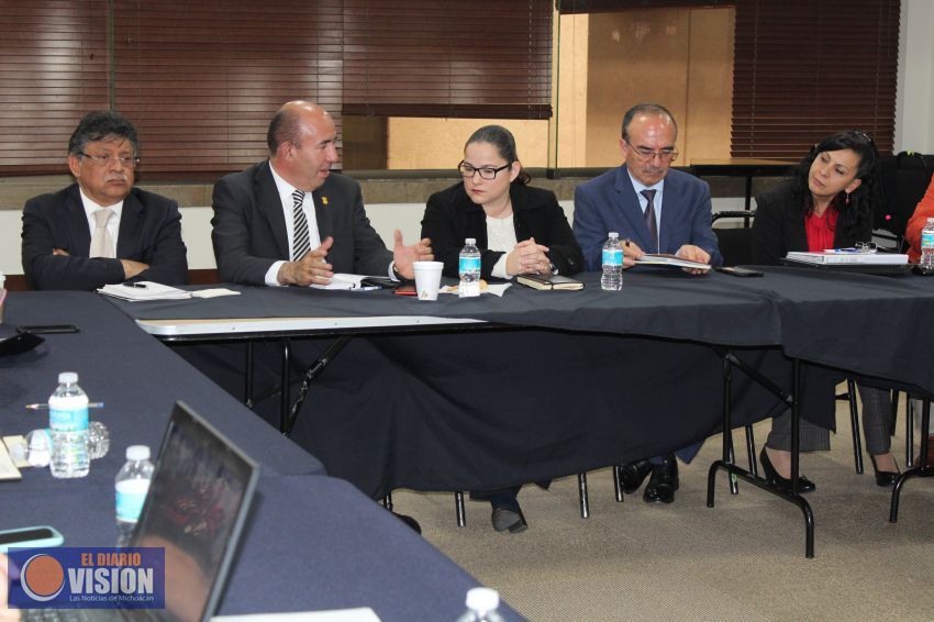 Pide Michoacán transparencia en proceso de regularización del sistema educativo