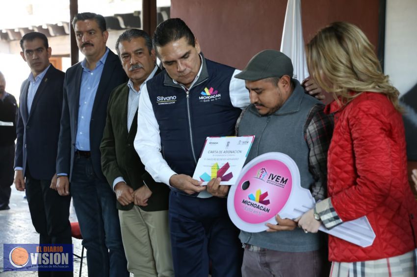 Entrega Gobernador viviendas a víctimas del 15-S