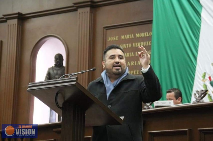 Urge Erik Juárez a que se solucione desabasto de gasolina