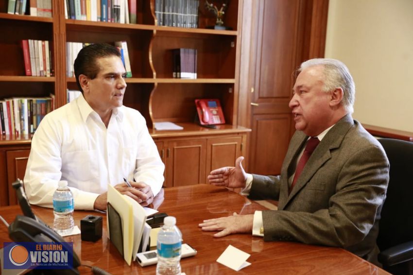 Continúa Silvano Aureoles gestiones para garantizar pago a docentes michoacanos