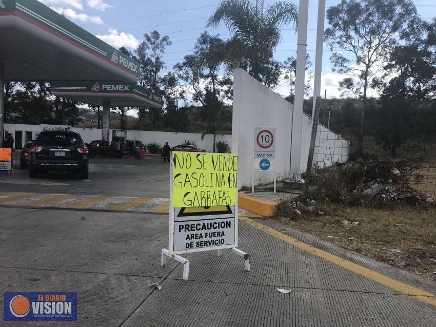 Reitera Segob riesgos de almacenar y transportar gasolina en recipientes