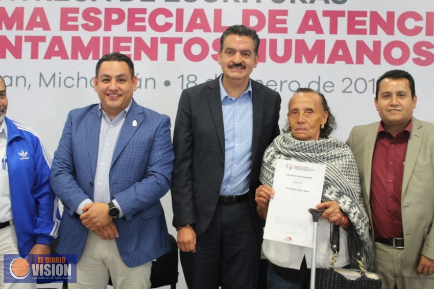 Entrega SEMACCDET 100 Escrituras Gratuitas en Uruapan