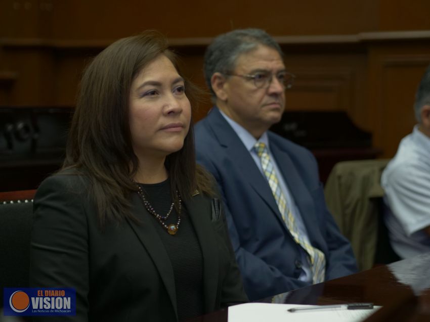 Si asume su responsabilidad, el gobernador tiene la solución al problema magisterial:Laura Granados