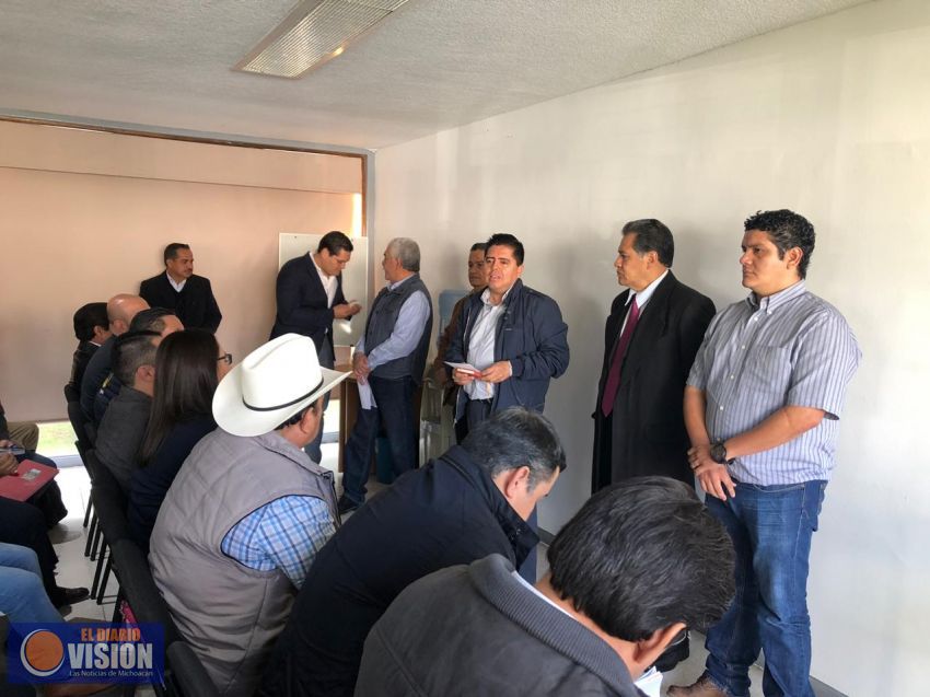 Coadyuva Víctor Manríquez para aterrizar programas federales en favor de los uruapenses