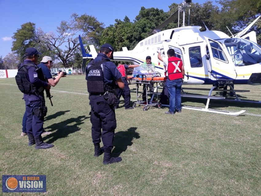 Recién nacido es trasladado en ambulancia aérea a Morelia 