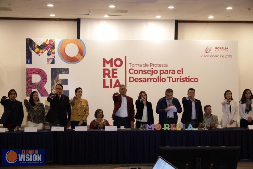 Raúl Morón tomó protesta al Consejo para el Desarrollo Turístico de Morelia*
