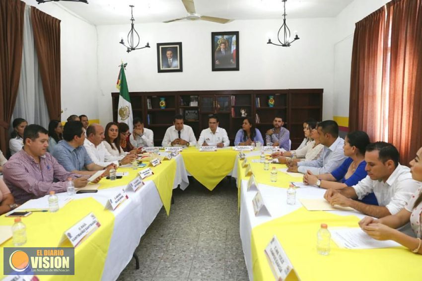 Huetamo, primer municipio en instalar programa de atención a mujeres