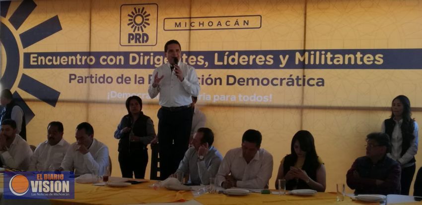 Soy un aliado de los maestros : Silvano Aureoles Conejo