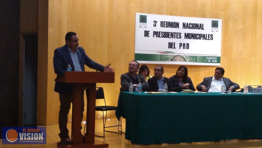 Distribución equitativa de recursos a municipios, plantea Víctor Manríquez en el Congreso 