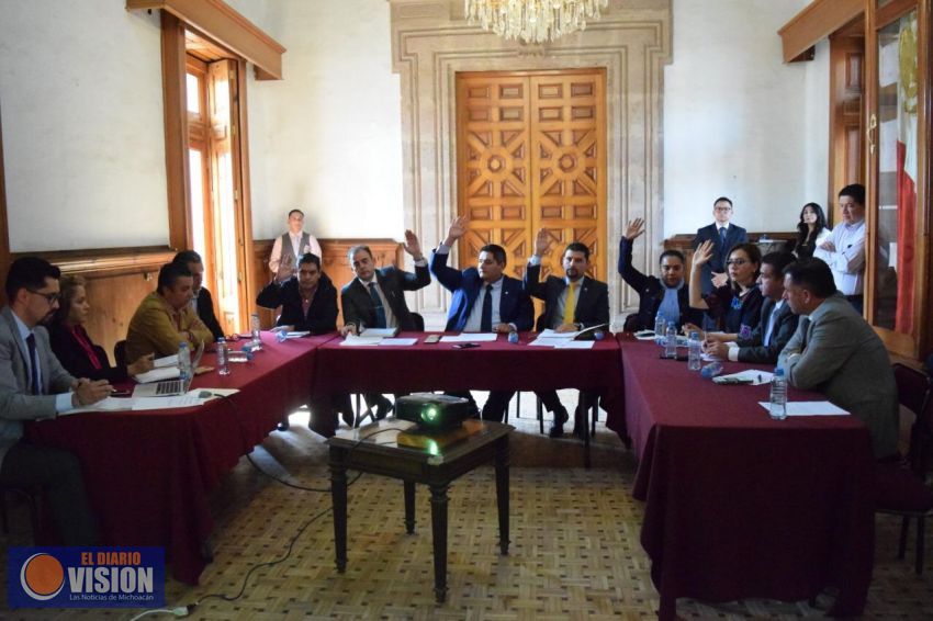 Aprueban comisiones unidas de Hacienda y Presupuesto derogar impuestos cedulares y jurídicos