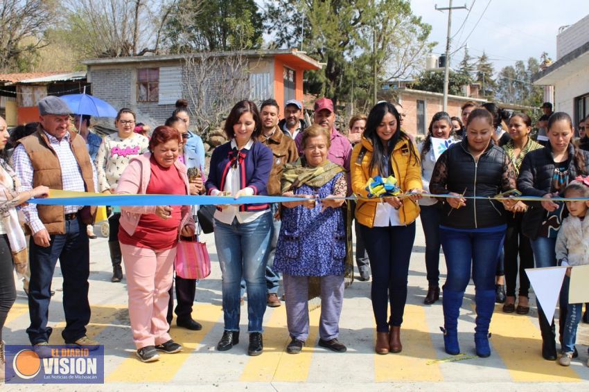 Inaugura Araceli Saucedo obras en Lagunillas
