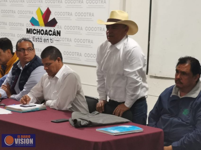 Expresa Salvador Arvizu apoyo a verdaderos transportistas