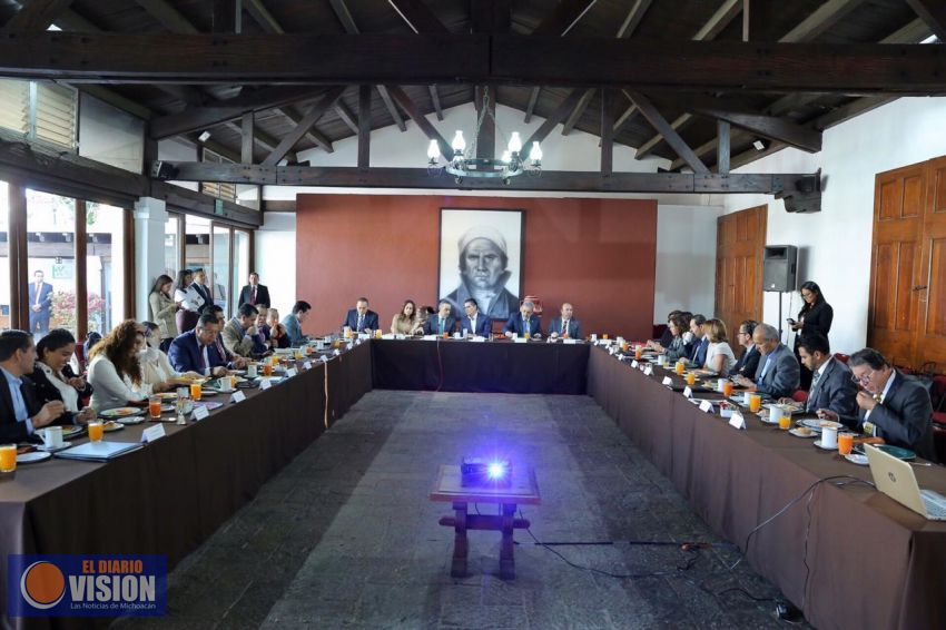 Compromiso y disciplina, esenciales para seguir dando resultados: Silvano Aureoles