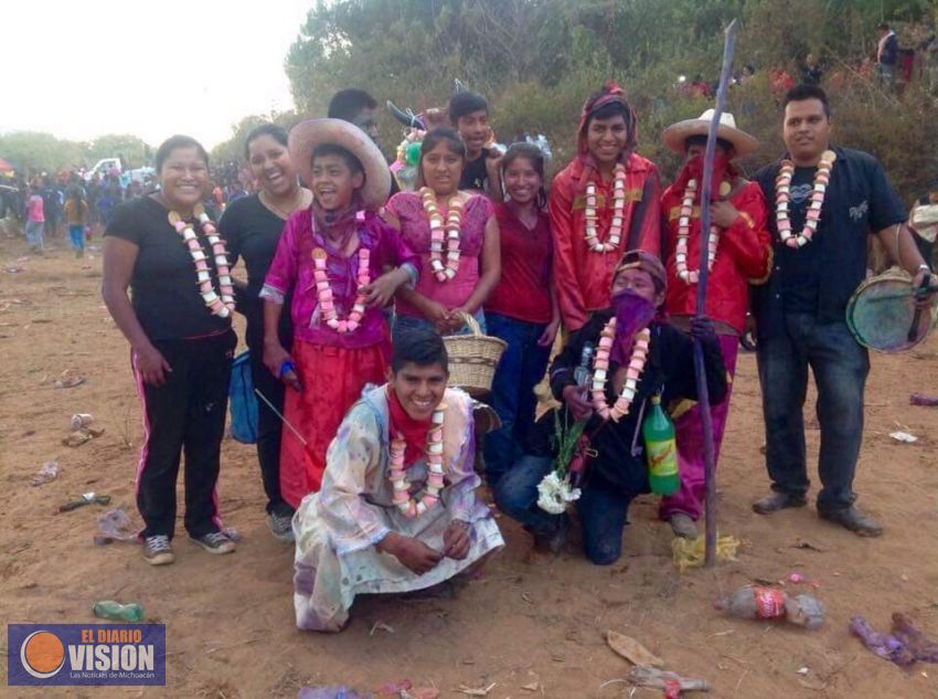 Carnaval Otomí en San Felipe de los Alzati, centenaria y colorida tradición de Michoacán