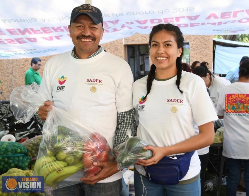 En Ceconexpo, venta de productos del campo del DIF Michoacán 
