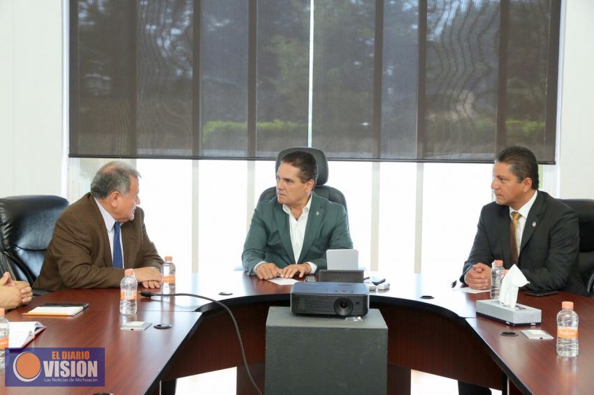 Se reúne Gobernador con autoridades nicolaitas 