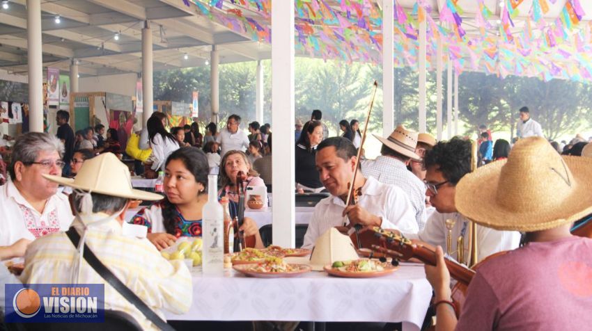 Destacada afluencia de visitantes en el Festival de la Gastronomía Michoacana