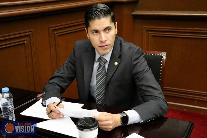 Necesaria la suma de todas las voluntades para la reconstrucción de la Nación: Javier Paredes 