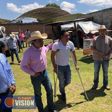 Recorre Tony Martínez municipios de región oriente y entrega apoyos
