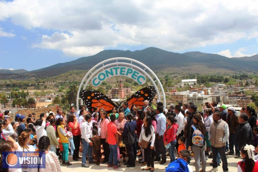 Develan imágenes de la Monarca, en Contepec  