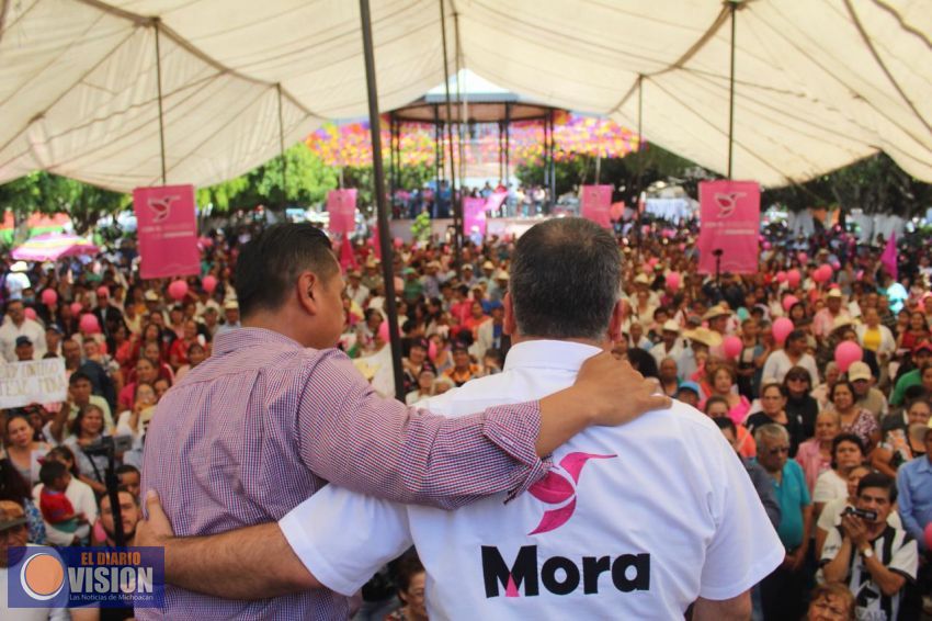 Miles de tuxpenses renuncian a las filas del PRD