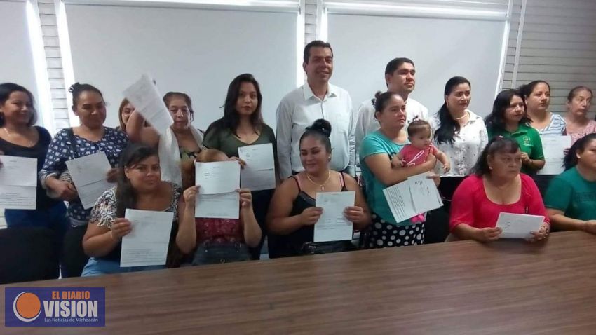 Dispersan 300 mil pesos en créditos Palabra de Mujer en la región de Huetamo