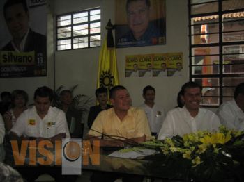 Toño Lagunas inaugura su casa de campaña