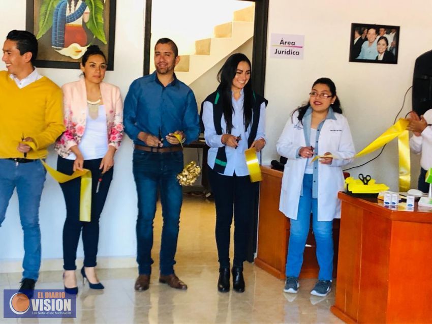 Araceli Saucedo pone en marcha Laboratorio de Análisis Clínicos en su casa de Gestión 