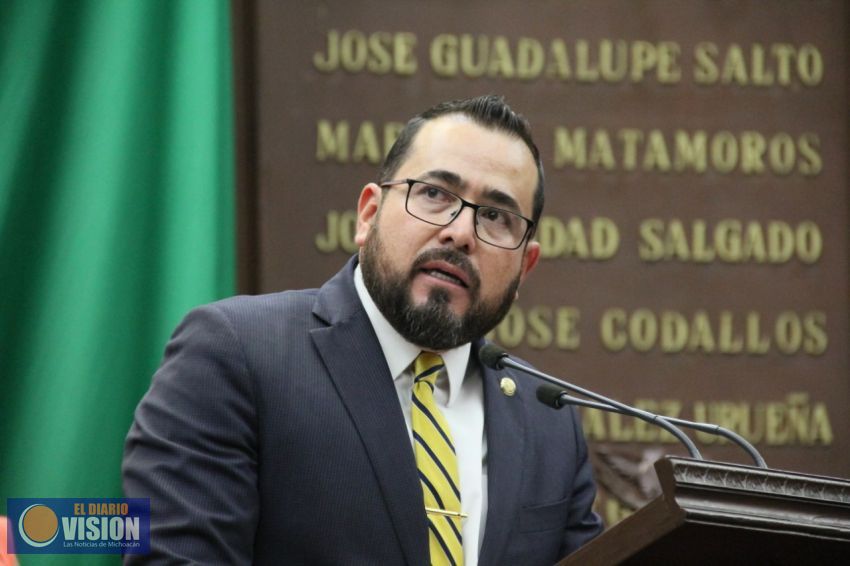 Descentralización de oficinas de IMSS, necesaria la contratación de michoacanos: Humberto González