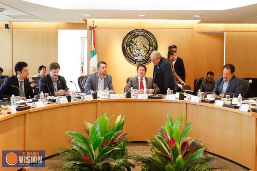 Congelan reforma educativa; diputados descartan remoción de Muñoz Ledo