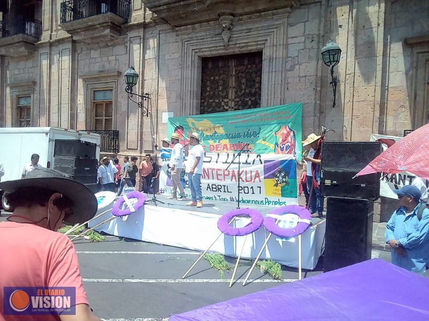 Marchan Comuneros de Arantepakua al recordar hechos violentos del 2017.