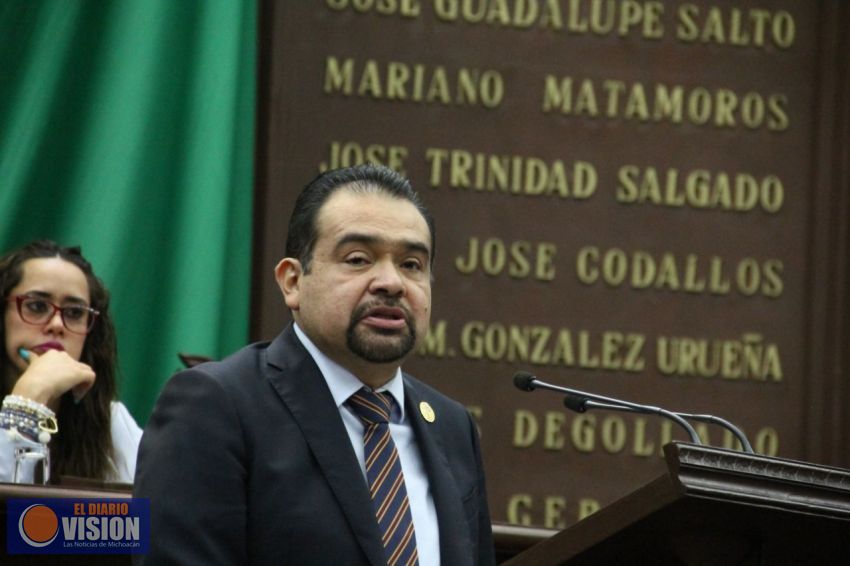 Que matrimonios homoparentales puedan registrar hijos propone Tony Martínez