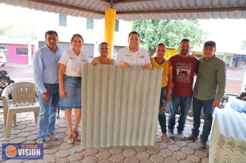 Lleva Sedesoh material deportivo y apoyos a comunidades modelo de Apatzingán