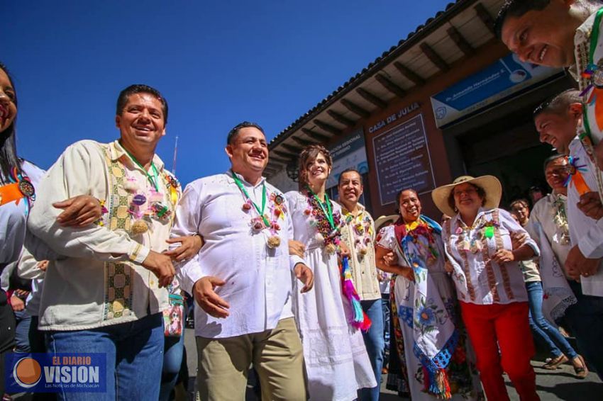 Todo un éxito Tradicional Desfile de Artesanos realizado en Uruapan