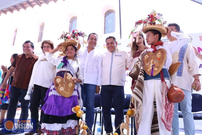 Reconocen talento y calidad en el LIX Concurso Estatal de Artesanías con motivo de Domingo de Ramos