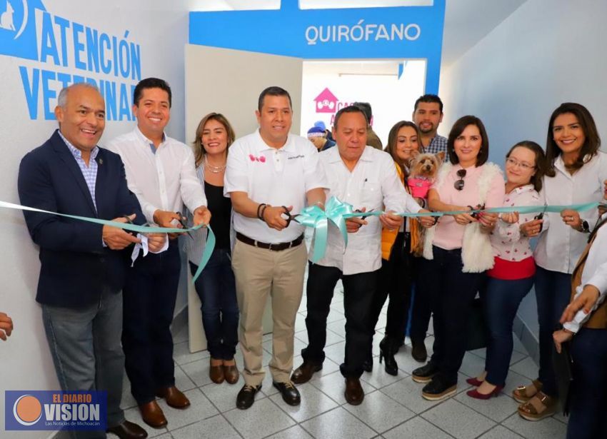 Quirófano veterinario de Mano a Mano cumple un mes