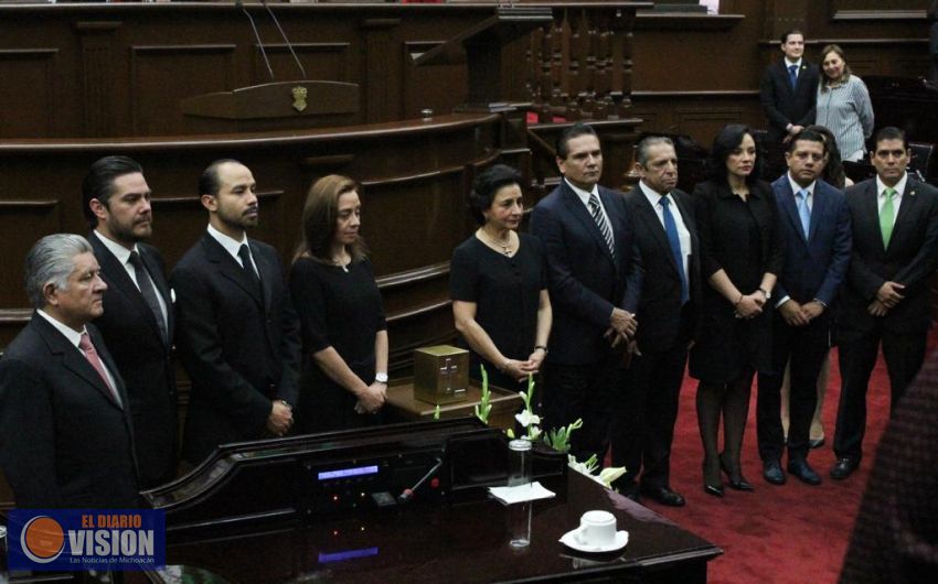 Congreso de Michoacán rinde homenaje póstumo a Ausencio Chávez Hernández