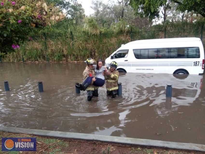 Primer reporte de calles y colonias inundadas y con encharcamientos en Morelia
