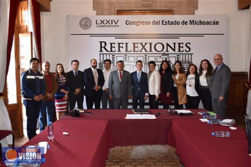 Imparten conferencia “Parlamento Abierto, Retos y Perspectivas en México”