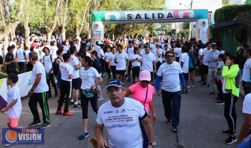 Miles, corren, trotan y caminan por el medio ambiente