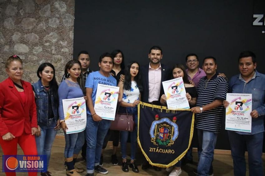 Convoca Octavio Ocampo a jóvenes de Zitácuaro a participar en 7° Parlamento Juvenil