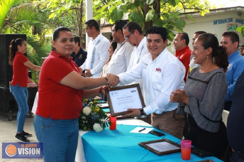 Reitera diputado Toño Madriz compromiso con jóvenes michoacanos