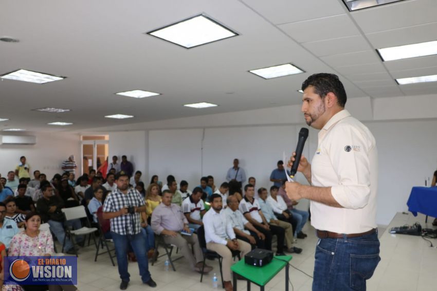 Octavio Ocampo invita a los jóvenes a participar en el Séptimo Parlamento Juvenil 