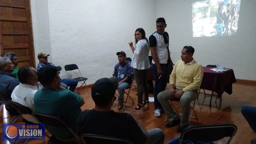 Transportistas de Cuitzeo reciben capacitación sobre prevención de violencia de género