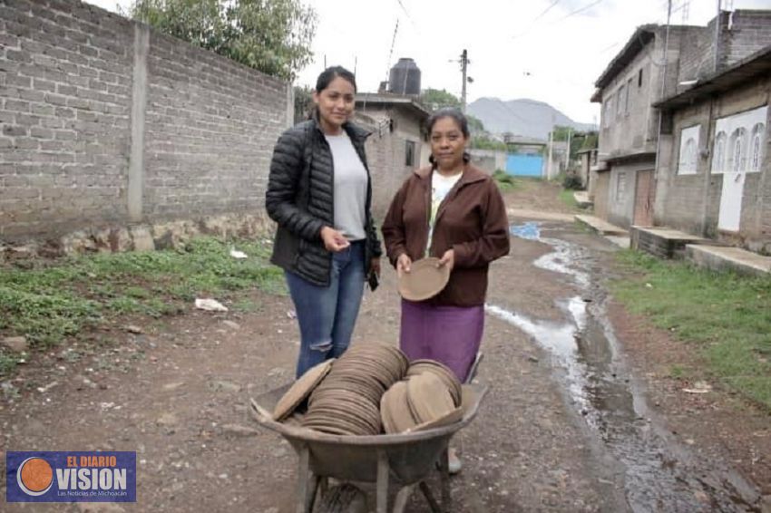 Artesanos de Capula contribuyen al desarrollo económico: Mónica Neri