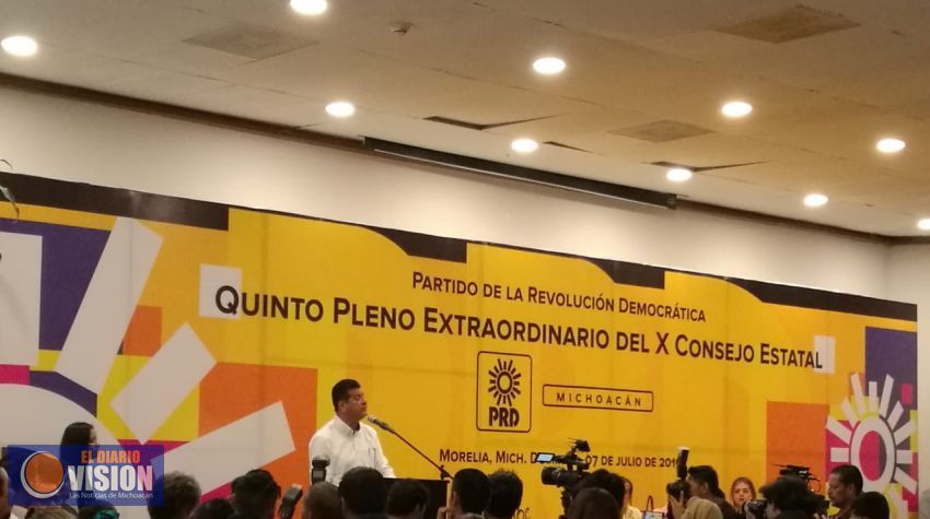 Juan Bernardo Corona, arenga a luchar por construir una izquierda moderna y propositiva