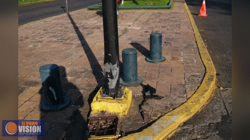 Ayuntamiento atiende funcionamiento de semáforo en La Chapultepec 