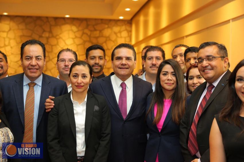 Reconoce Gobernador labor de abogados para salvaguardar las instituciones